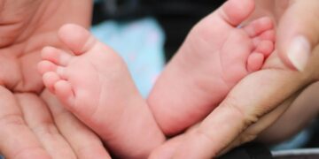 Heugelijk nieuws: Déze nieuwslezeres verwelkomt een zoontje