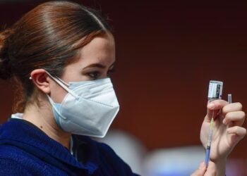 Nieuwe coronavariant officieel vastgesteld in Frankrijk: hiermee moeten we rekening houden