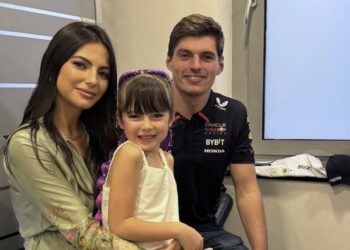 Max Verstappen reageert op geboorte Lilly: ‘Sinds Lilly er is, is het echt chaos in de tent!’