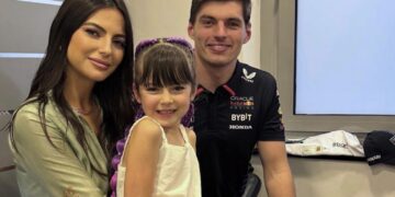 Max Verstappen reageert op geboorte Lilly: ‘Sinds Lilly er is, is het echt chaos in de tent!’