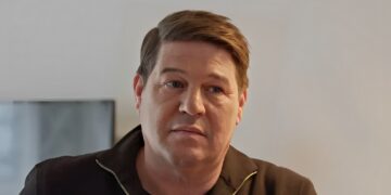 Fans diep geraakt om foto van Martijn Krabbé bij het afscheid van Jonnie Boer