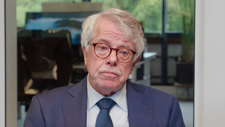Mr. Frank Visser Doet Uitspraak vroegtijdig van de buis gehaald en dit is de reden waarom