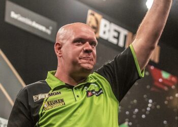 Storm rond Michael van Gerwen hij houdt niks geheim: ‘Ze ging váák vreemd!’