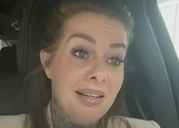 Optreden Wendy van Hout eindigt in enorm drama en verlaat meteen het podium