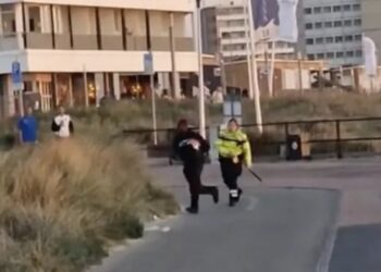 Agente grijpt (onnodig) hard in Scheveningen: hij maakt geen schijn van kans