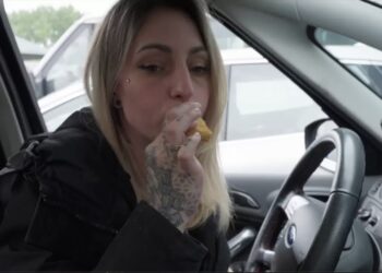 Tatiana van Meer Dan Verwacht viert goed nieuws op verrassende wijze