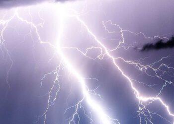 Het weer slaat om: “Noodweer op komst en hier gaat het zometeen helemaal los”