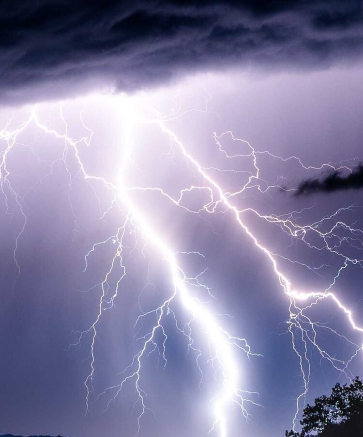 Het weer slaat om: “Noodweer op komst en hier gaat het zometeen helemaal los”