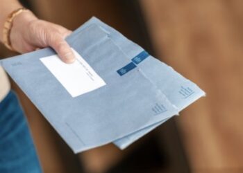 Belastingdienst waarschuwt: er gaan neppe blauwe brieven rond (en zo herken je ze)