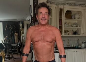 Gerard Joling toont hoe het nu met hem gaat: ´Maar fans gaan los op iets heel anders´