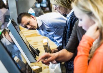 Altijd controle bij de kassa? Deze geheime regels verklaren waarom jij steeds de pineut bent