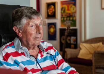 Nederland rouwt om deze stille legende van Bassie en Adriaan