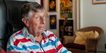 Nederland rouwt om deze stille legende van Bassie en Adriaan