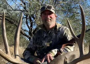 Miljonair overlijdt nadat Kaapse buffel tijdens jacht onverwacht terugslaat