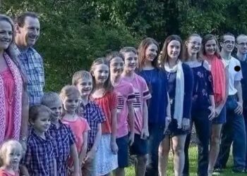 Ze zijn 30 jaar getrouwd, maken nooit ruzie en hebben 16 kinderen: zo houden Ray en Jeni de liefde spannend