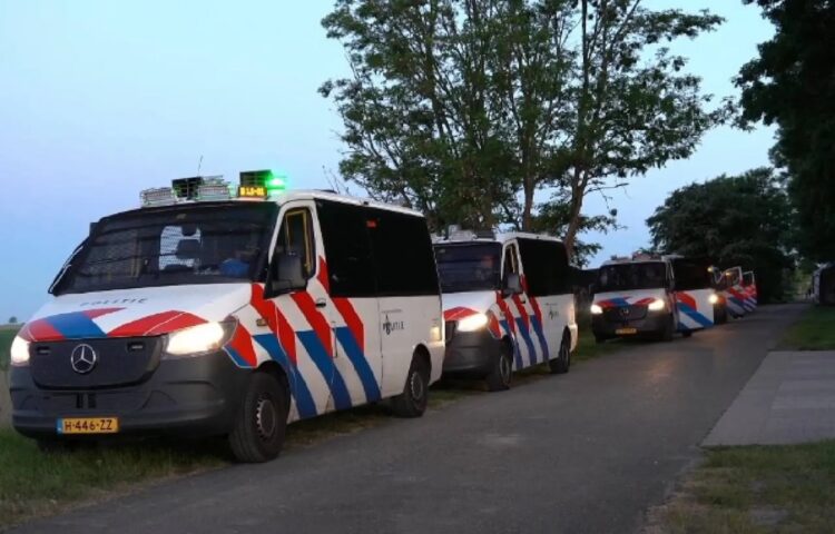 Politie in hoogste staat van paraatheid: Meisje (12) al dagen vermist