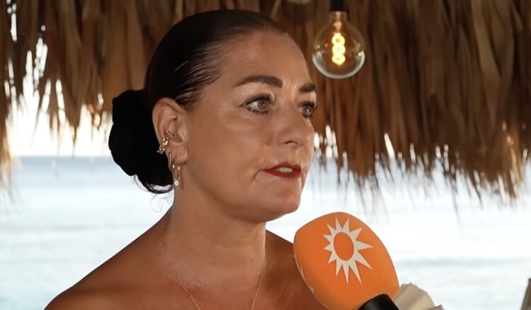 Thérèse Boer en haar kinderen eren Jonnie op Curaçao: ‘Hij wilde dit heel graag’