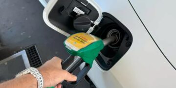 ANWB slaat alarm: schandalig prijsverschil benzine met België en Duitsland