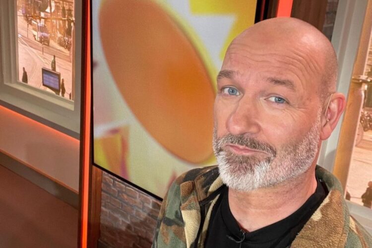 Presentator Eddy Zoey stopt noodgedwongen vanwege zeldzame aandoening