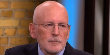 Ophef rond Frans Timmermans na uitspraken over moord op Charlie Kirk