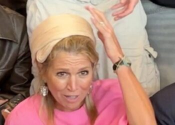 Video: Koningin Máxima krijgt onverwachte klap tijdens schoolbezoek