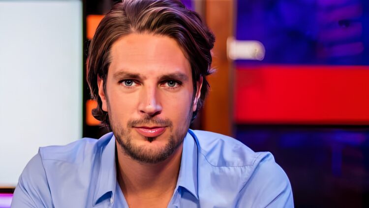 Renze Klamer is opnieuw verliefd en zijn nieuwe vriendin is een bekende verschijning