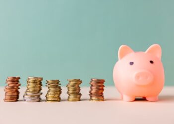 Hoeveel spaargeld mag je hebben naast je AOW? Dit moet je weten volgens de experts