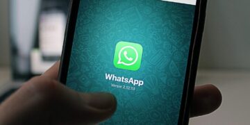 Politie slaat alarm voor WhatsApp functie: Zet deze meteen uit!