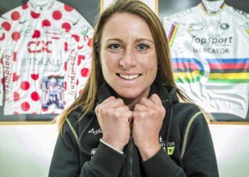 Prachtige baby foto’s gedeeld: Annemiek van Vleuten verwelkomt haar eerste kindje