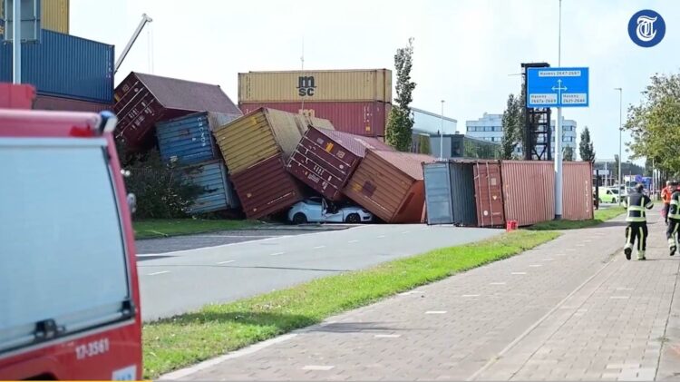 Verschrikkelijke beelden vanuit Rotterdam: containers verpletteren meerdere auto’s