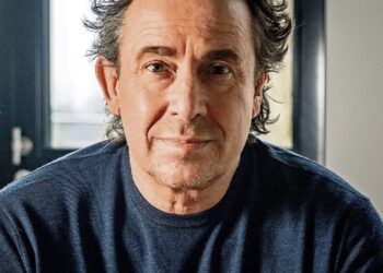 Ook NOS Journaal gooit Marco Borsato snoeihard voor de bus