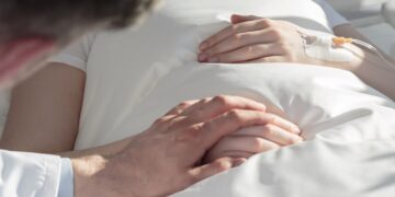 Levenseinde-expert onthult: hieraan herken je dat iemand bijna overlijdt