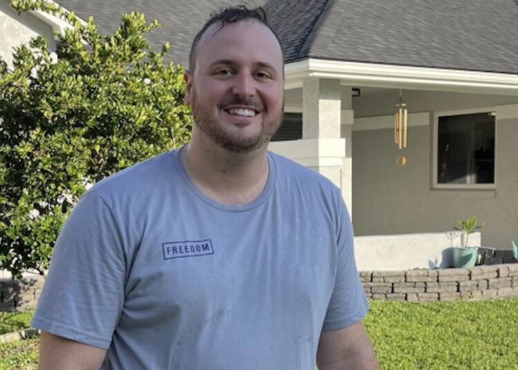 Na een hartstilstand deelt hij wat hij “aan de andere kant” zag – niemand blijft onberoerd