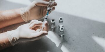 Nieuwe ronde coronavaccinatie voor 60-plussers: beslissing die miljoenen mensen direct raakt