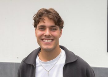 Nieuwe vriendin van Frans Bauer jr. trekt de aandacht: ze komt je vast bekend voor