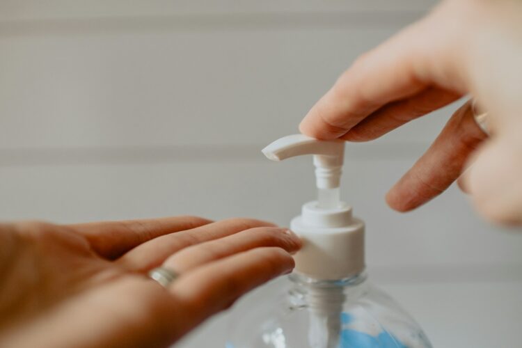 Er komt mogelijk een verbod op desinfecterende handgels: “kankerverwekkend”