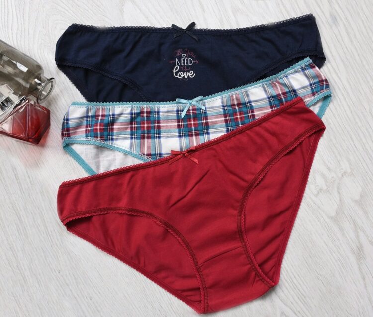 Deze kleur ondergoed is onzichtbaar onder witte kleding en nee het antwoord is niet wit of huidkleurig!