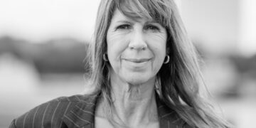 Onze gedacht zijn op dit moment bij Isa Hoes (53)