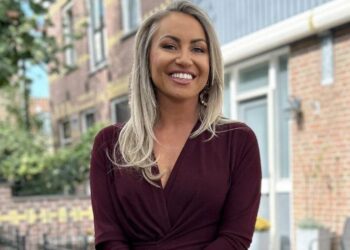 Urk!-Jacomien verrast iedereen met emotionele zwangerschapsaankondiging