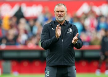 John de Wolf breekt de stilte over zijn moeder: “Ik herkende haar niet meer, en zij mij ook niet”