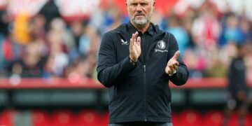 John de Wolf breekt de stilte over zijn moeder: “Ik herkende haar niet meer, en zij mij ook niet”