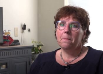 Werkende moeder Kim deelt haar pijnlijke realiteit: “Na al mijn rekeningen blijft er nog geen 130 euro over”