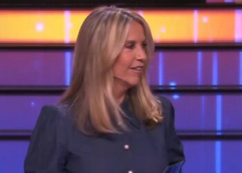 Kijkers reageren massaal op Linda de Mol: “Wat heeft ze aan?!”