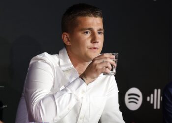 Mart Hoogkamer doet emotionele oproep aan zijn vader: “Bel mij gewoon op”