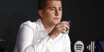 Mart Hoogkamer doet emotionele oproep aan zijn vader: “Bel mij gewoon op”