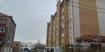 Vijfjarig meisje gooit baby uit raam: tragedie schokt gemeenschap