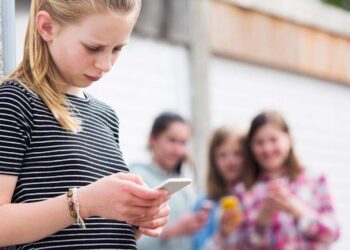 Ouders opgelet: deze signalen verraden dat je kind online buitengesloten wordt