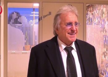 Zorgen om gezondheid Lee Towers: zanger worstelt met pijn, maar blijft strijdbaar