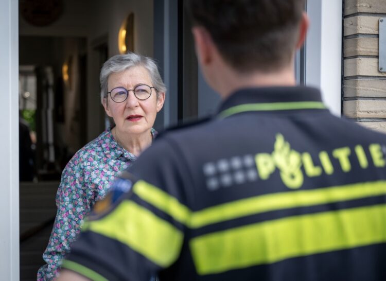 Nieuwe oplichtingstruc jaagt Nederlanders stuipen op het lijf: ”Trap hier niet in!”