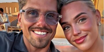 Kerstboom van André Hazes Jr. zorgt voor opschudding: ‘Baby op komst?’